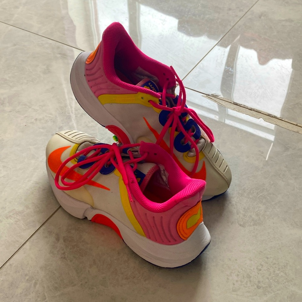 Nike air zoom. Pink white and blue. Used excellent condition. #sneakers #shoes